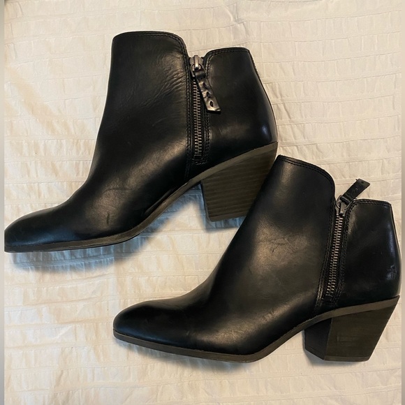 Frye Judith Ankle Leather Double Zip Boots Booties Black size 8.5 - Picture 2 of 9